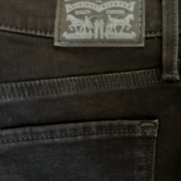 Share Levi's 315 Shaping Bootcut Women's Jeans Mid Rise Black Denim Size 10 W30 - Picture 6 of 12